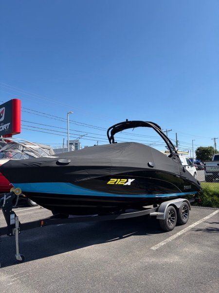 Yamaha AXT1800C-XAP 212XD  2022