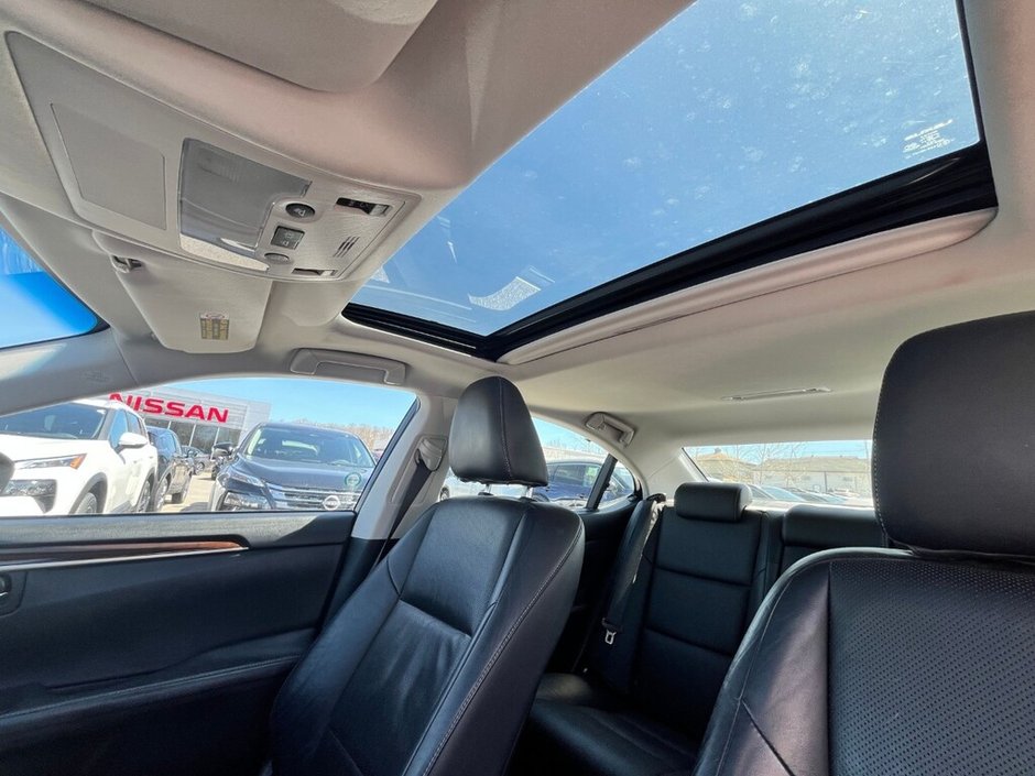 2013 Lexus ES 300h BASE