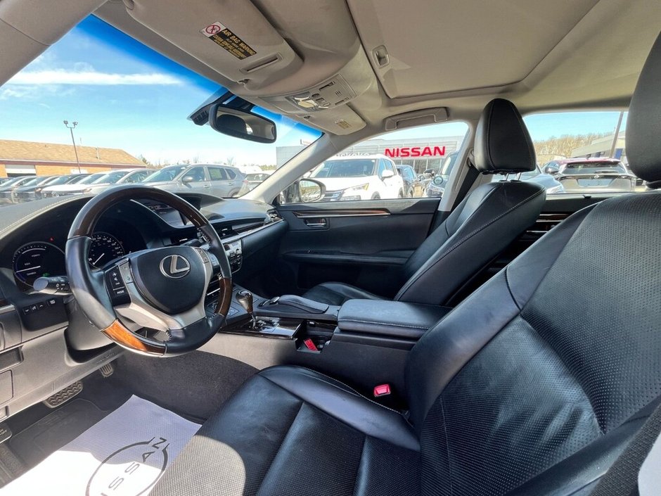 2013 Lexus ES 300h BASE