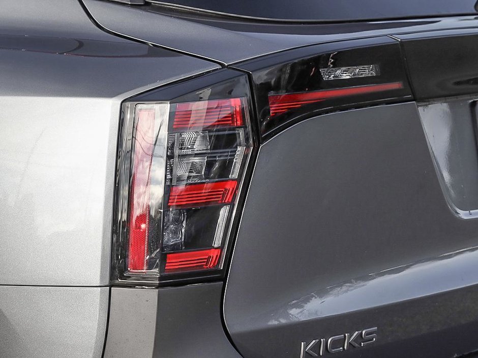 2026 Nissan Kicks SR-10