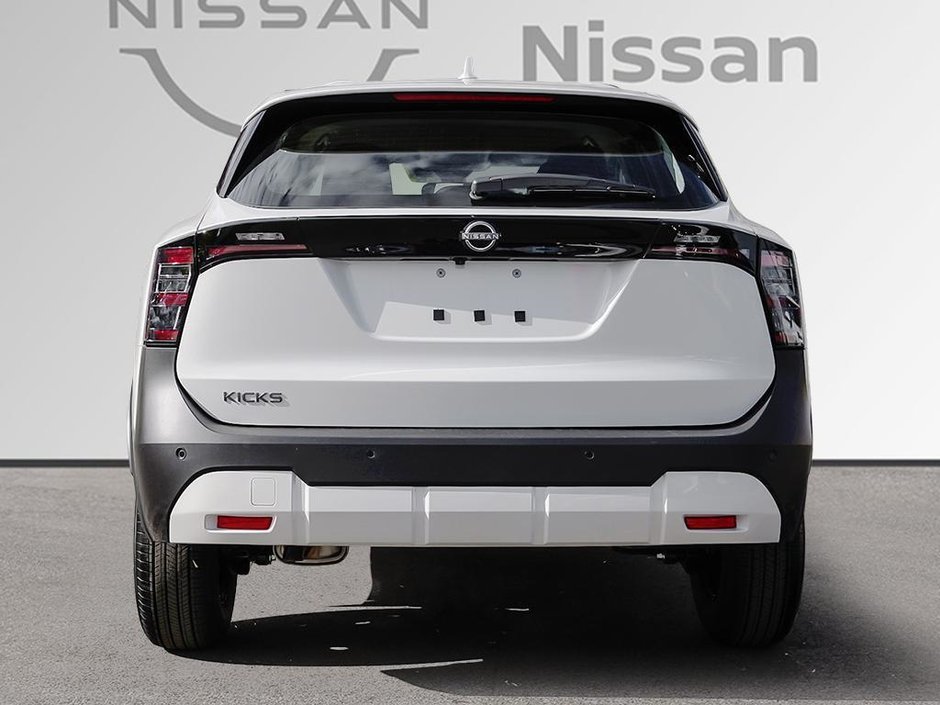 2026 Nissan Kicks S-4