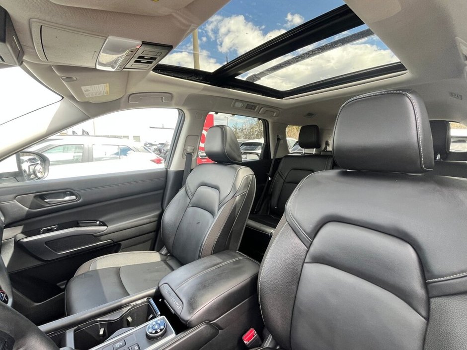 2024 Nissan Pathfinder SL