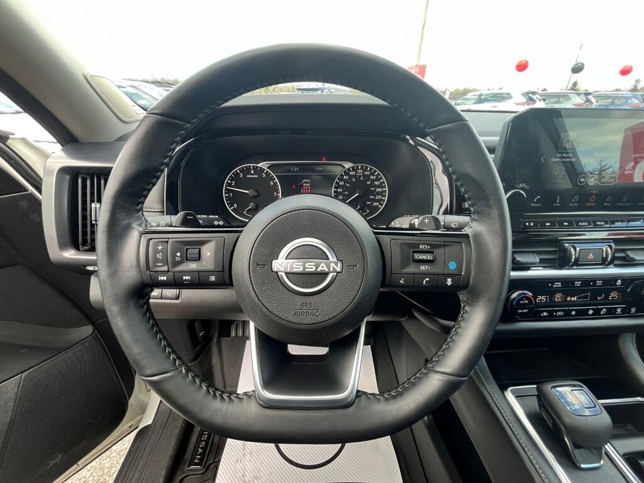 2024 Nissan Pathfinder SL
