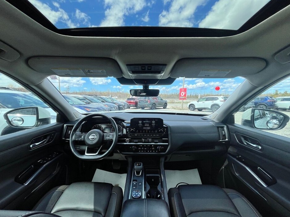 2024 Nissan Pathfinder SL