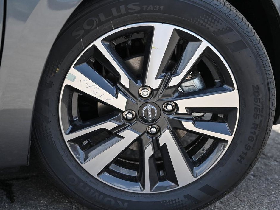2025 Nissan Versa SV-7