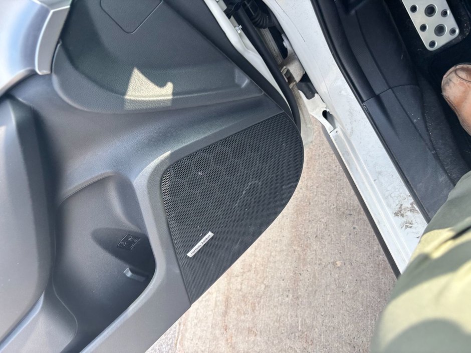 2021 Subaru Crosstrek Limited One Owner. Low Kilometers. Clean CarFax.