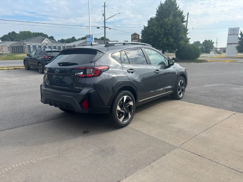 2025 Subaru Crosstrek Limited Magnetite Grey. 18-inch Alloy Wheels. Harmon Kardon premium audio system. 10-way power driver's seat