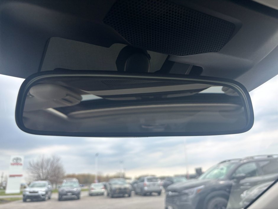 2025 Subaru Crosstrek Limited Navigation, leather interior, 18-inch alloy wheels, sunroof and more.