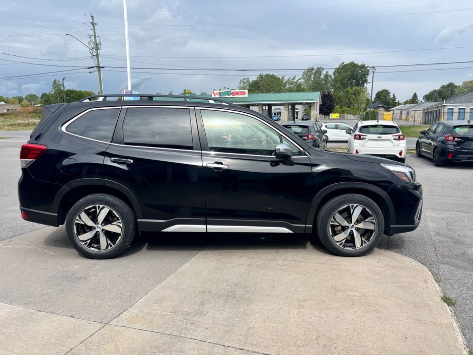 2019 Subaru Forester Premier Full service history, one owner, non smoker.