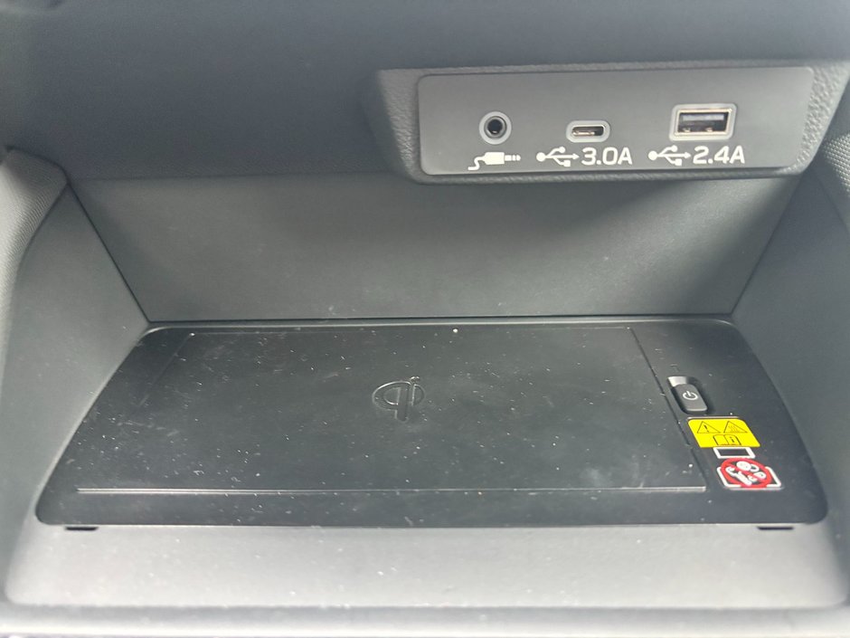 2025 Subaru Forester Limited Navigation, Leather interior, Heated Front and Rear Seats, Handsfree Liftgate.