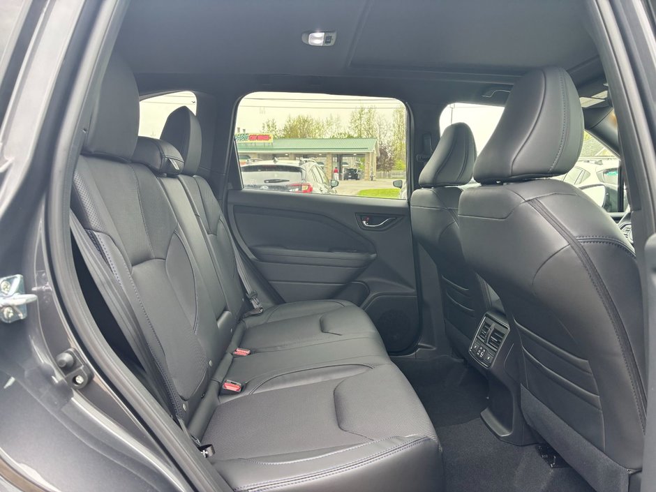 2025 Subaru Forester Limited Navigation, Leather interior, Heated Front and Rear Seats, Handsfree Liftgate.