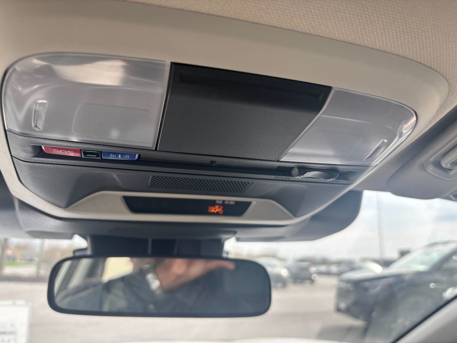 Subaru Impreza Touring 2025 Cette voiture à hayon à 5 portes est équipée de série de la traction intégrale symétrique Subaru.