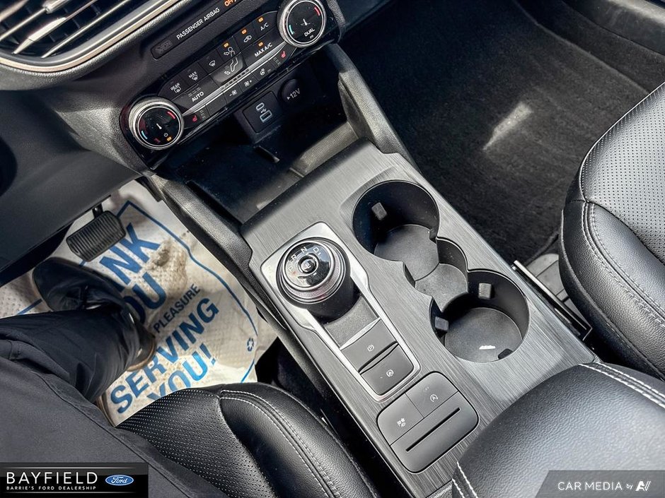 2022 Ford Escape SEL-17