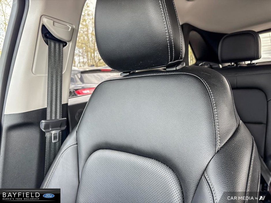 2022 Ford Escape SEL-19