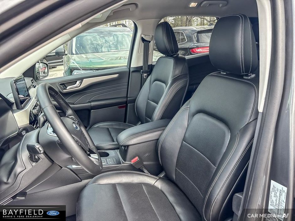 2022 Ford Escape SEL-21