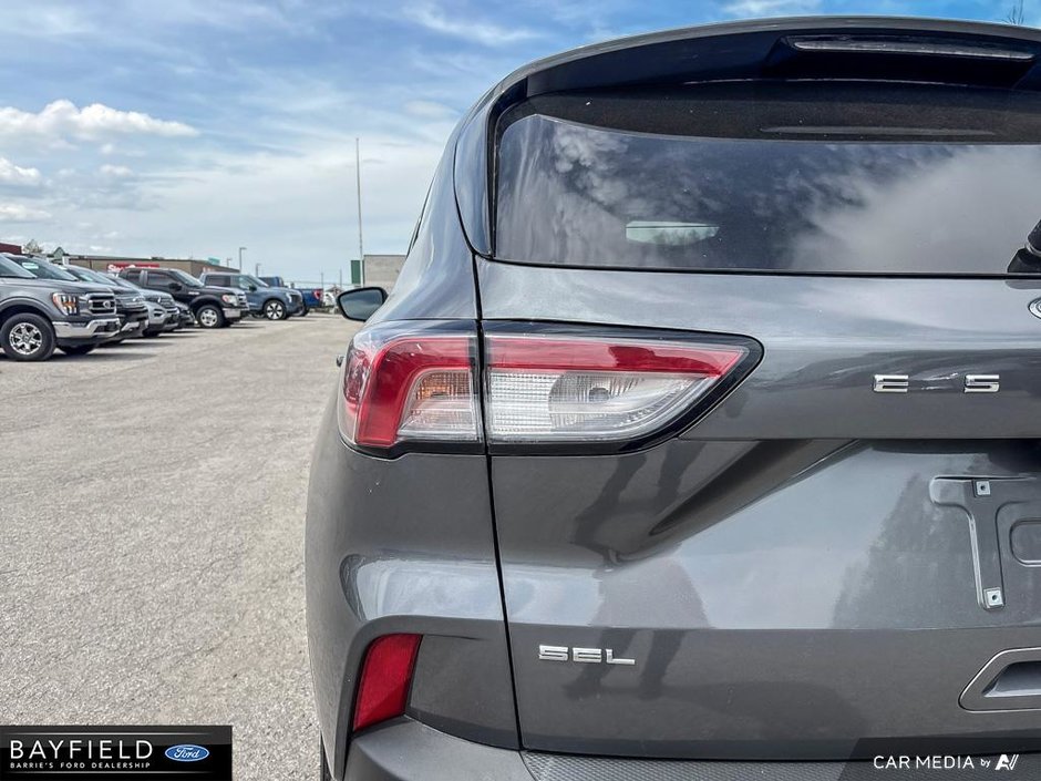 2022 Ford Escape SEL-10