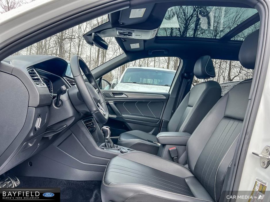 2022 Volkswagen Tiguan Comfortline R-Line Black Edition-12
