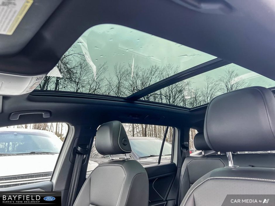 2022 Volkswagen Tiguan Comfortline R-Line Black Edition-24