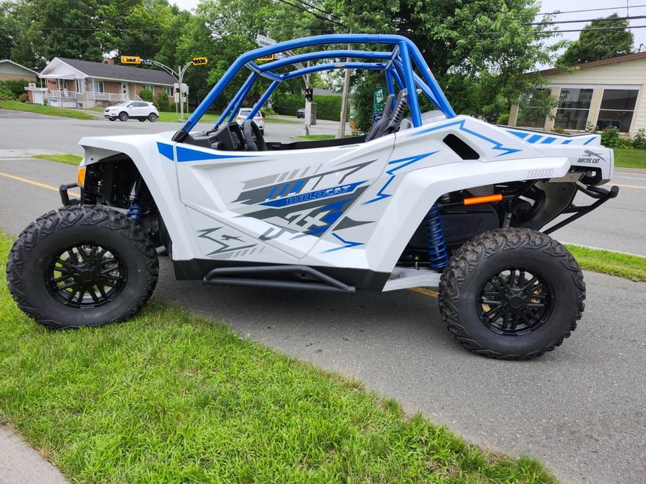 Arctic Cat WILDCAT XX SE Spark White with Medium Blue 2024