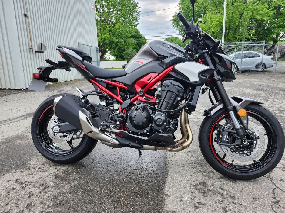 Kawasaki Z900 ABS 2025