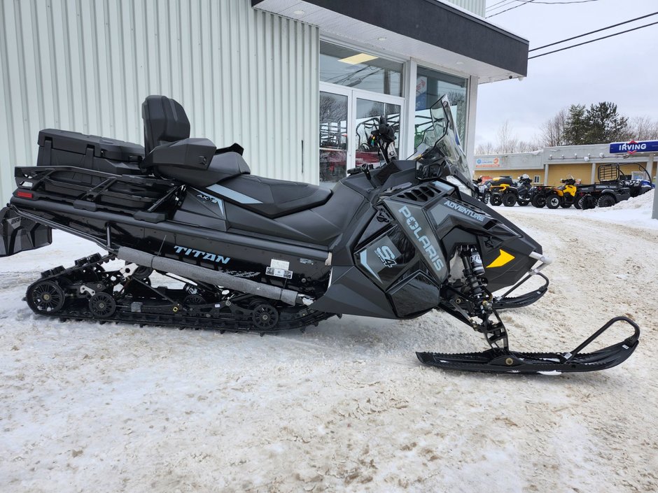 Polaris TITAN S4 ADVENTURE  2025