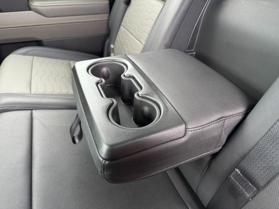 2023 Chevrolet Silverado 1500 ZR2-32