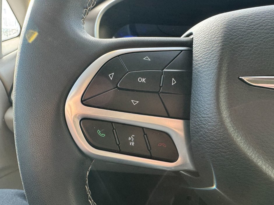 Chrysler Grand Caravan SXT 2022-15