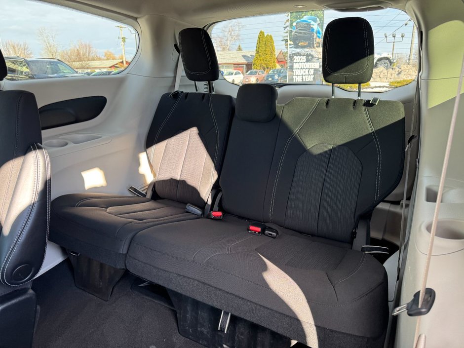 Chrysler Grand Caravan SXT 2022-30