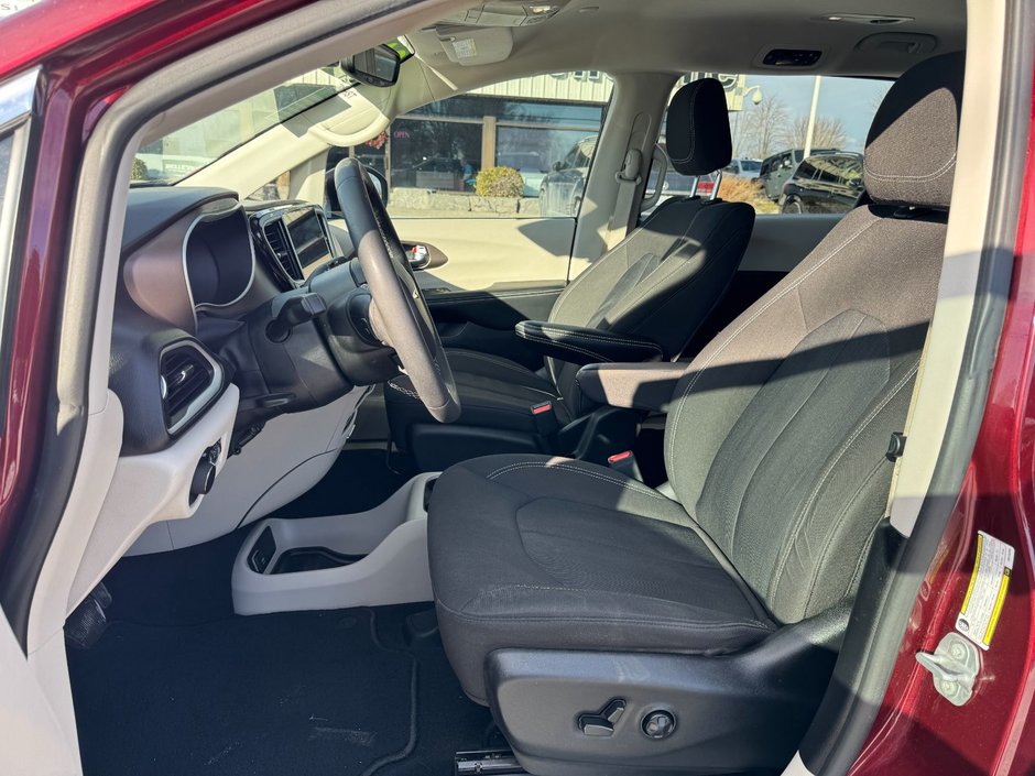 Chrysler Grand Caravan SXT 2022-8