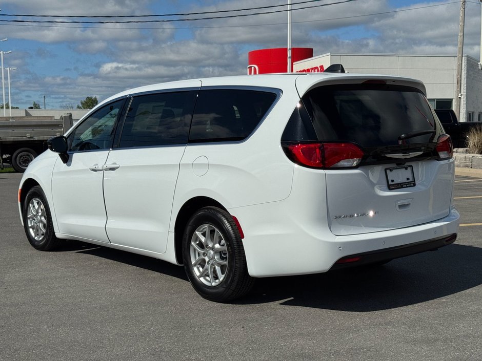 Chrysler Grand Caravan SXT 2026