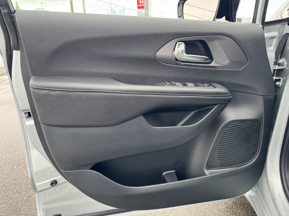 2026 Chrysler Grand Caravan SXT