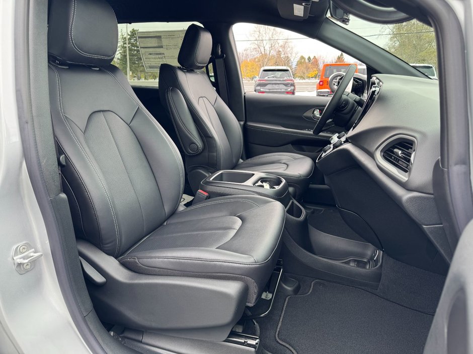 2026 Chrysler Grand Caravan SXT