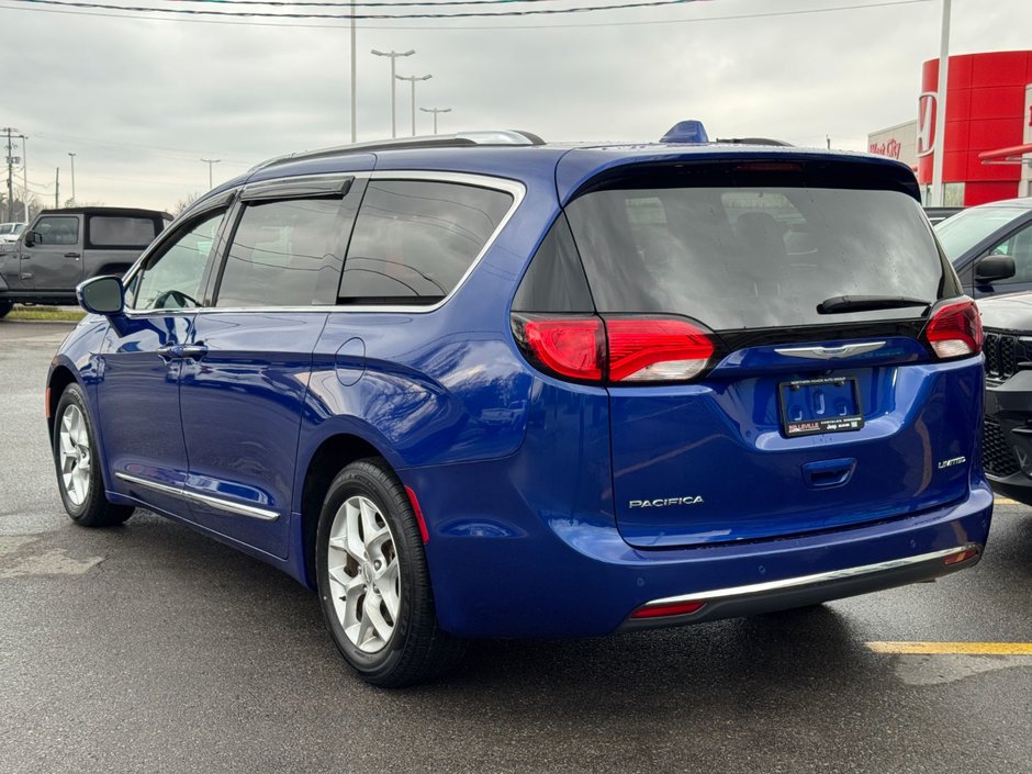 2020 Chrysler Pacifica Limited Limited / Power Doors / Heated Leather Seats