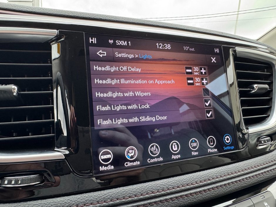 2020 Chrysler Pacifica Limited Limited / Power Doors / Heated Leather Seats