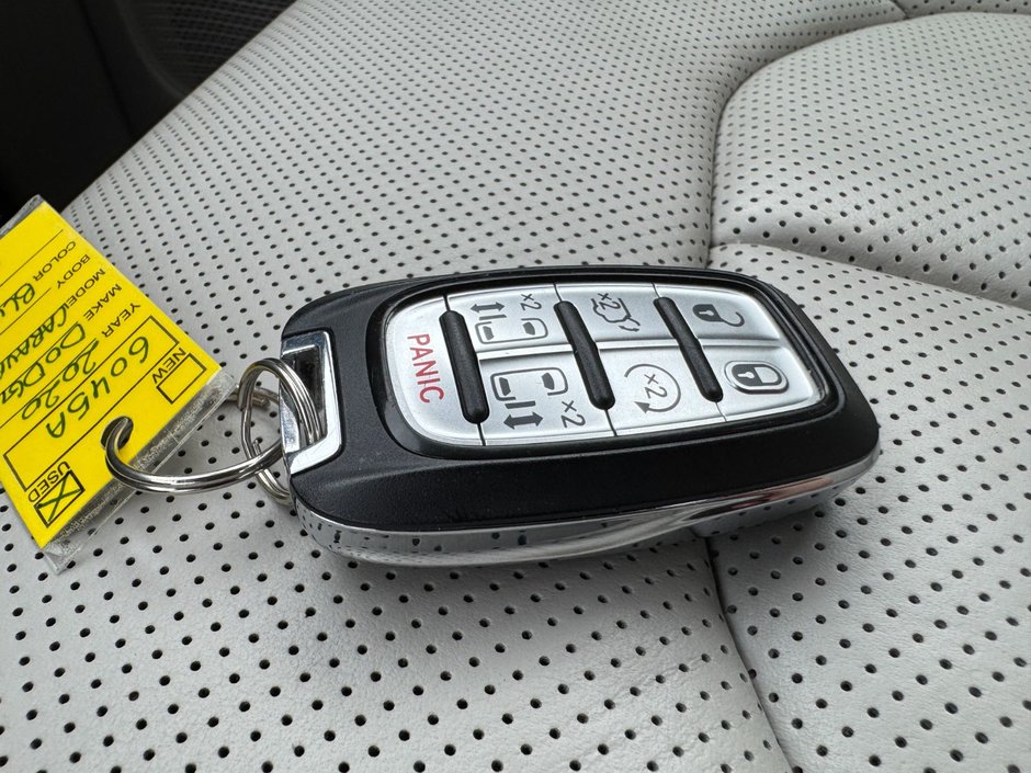 2020 Chrysler Pacifica Limited Limited / Power Doors / Heated Leather Seats