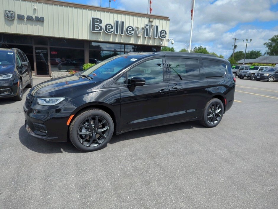 Chrysler Pacifica TOURING L 2024