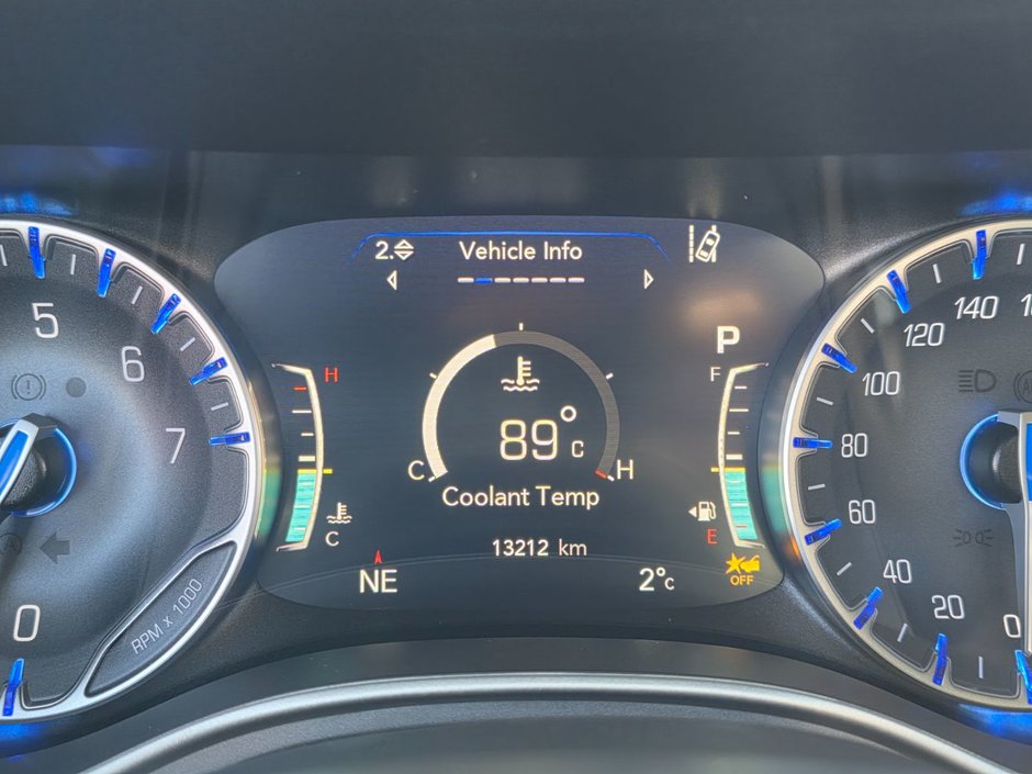 2024 Chrysler Pacifica Touring-L-14