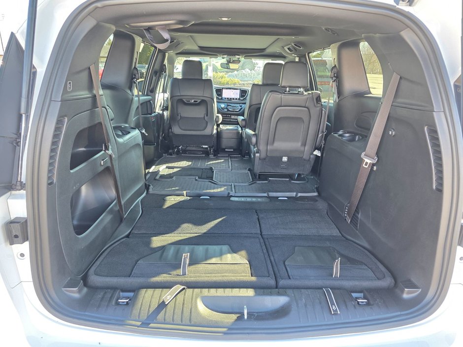 2024 Chrysler Pacifica Touring-L-55