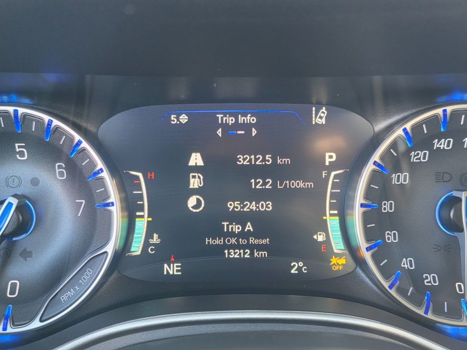 2024 Chrysler Pacifica Touring-L-17
