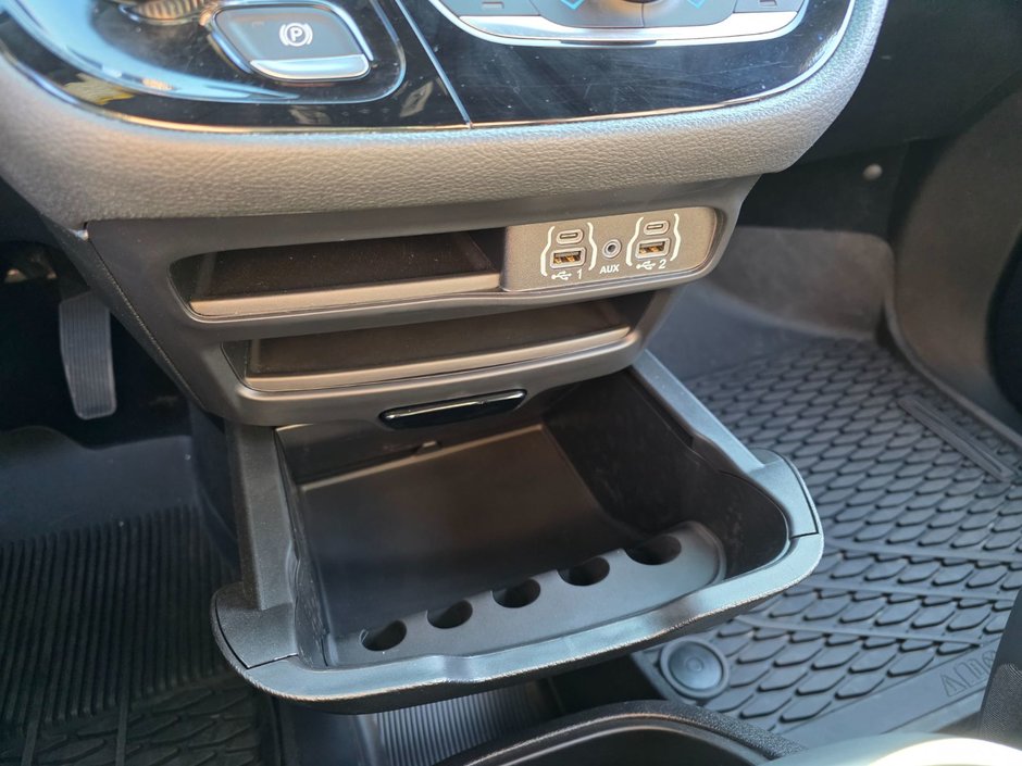 2024 Chrysler Pacifica Touring-L-34