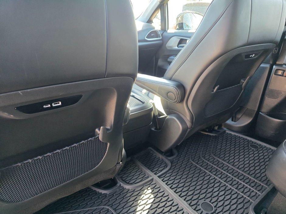 2024 Chrysler Pacifica Touring-L-45