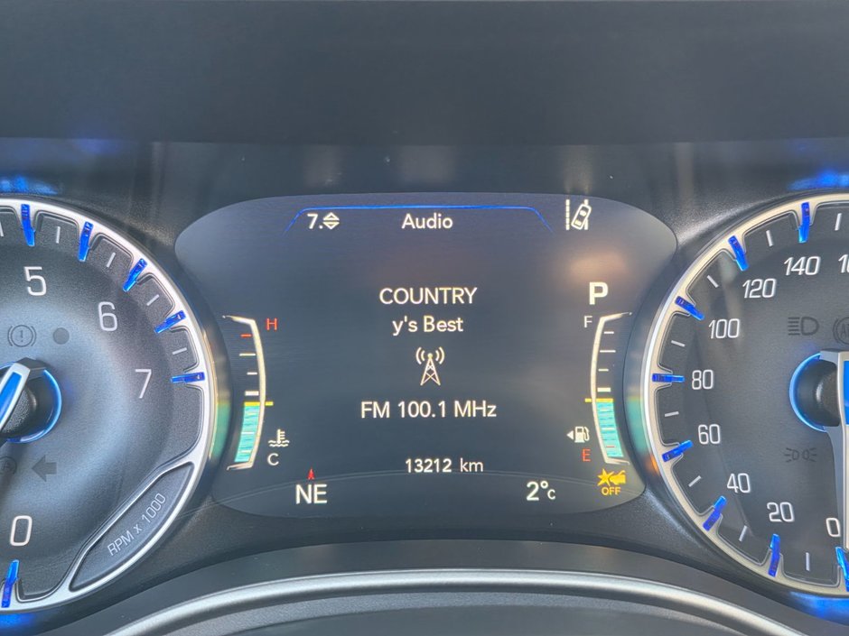 2024 Chrysler Pacifica Touring-L-19