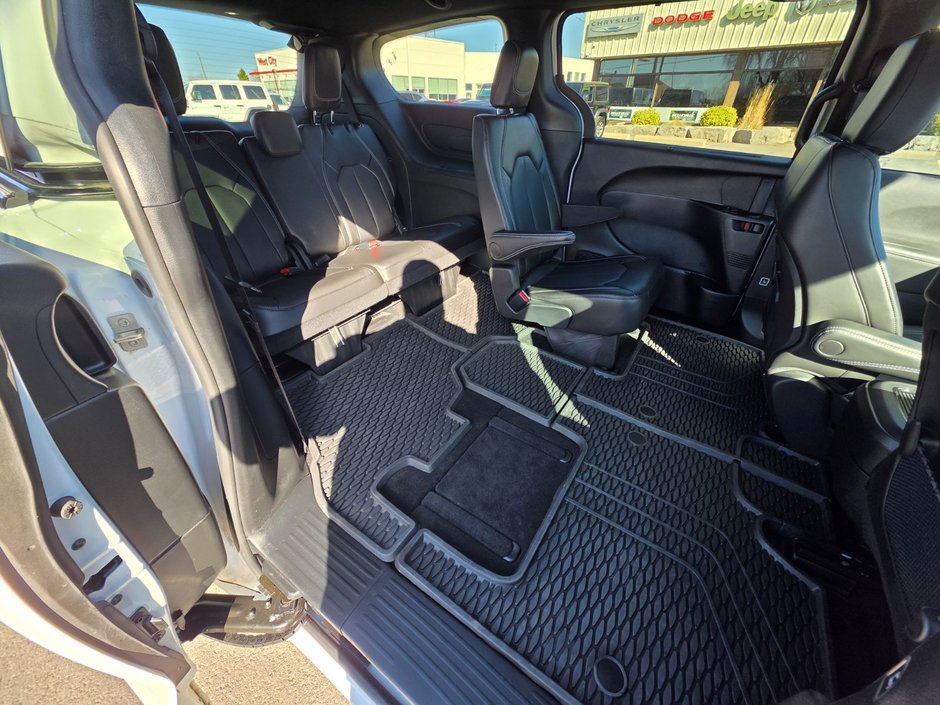2024 Chrysler Pacifica Touring-L-49