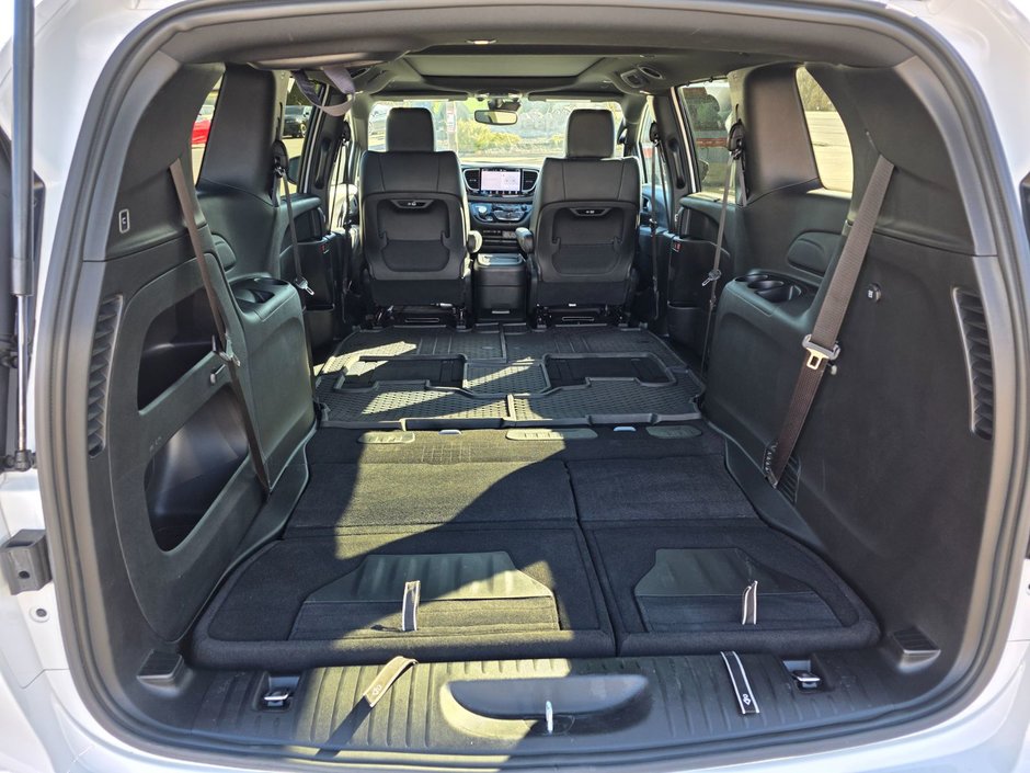 2024 Chrysler Pacifica Touring-L-54