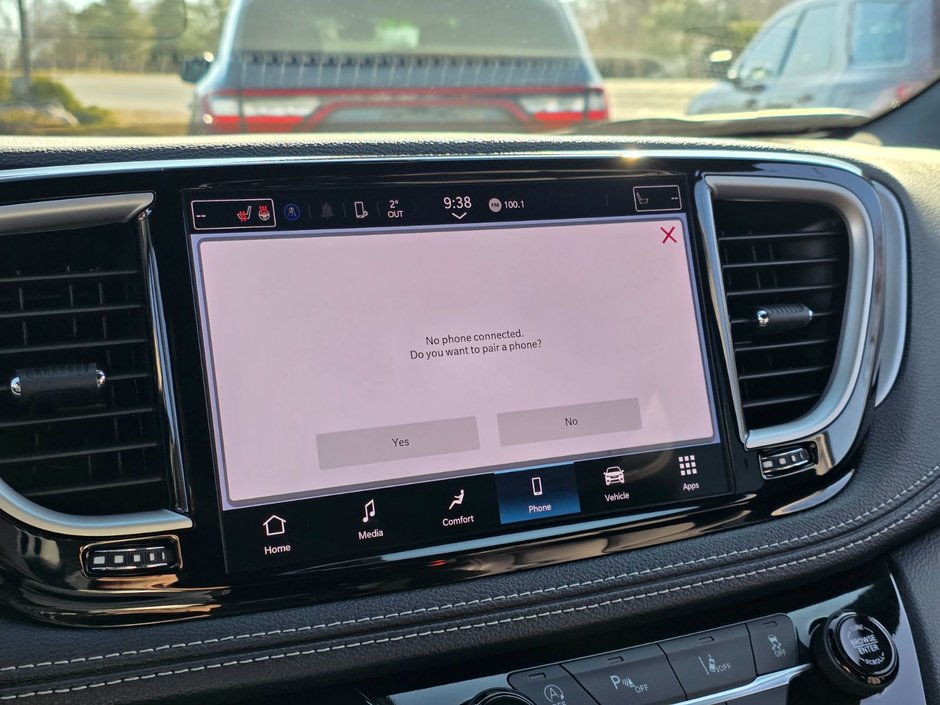 2024 Chrysler Pacifica Touring-L-28