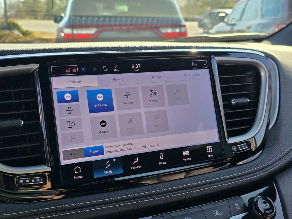 2024 Chrysler Pacifica Touring-L-26