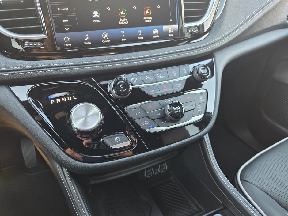 Chrysler Pacifica LIMITED AWD 2025