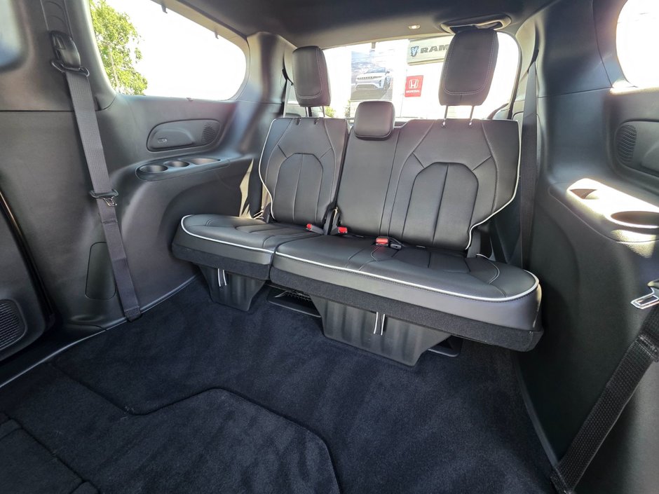 Chrysler Pacifica LIMITED AWD 2025