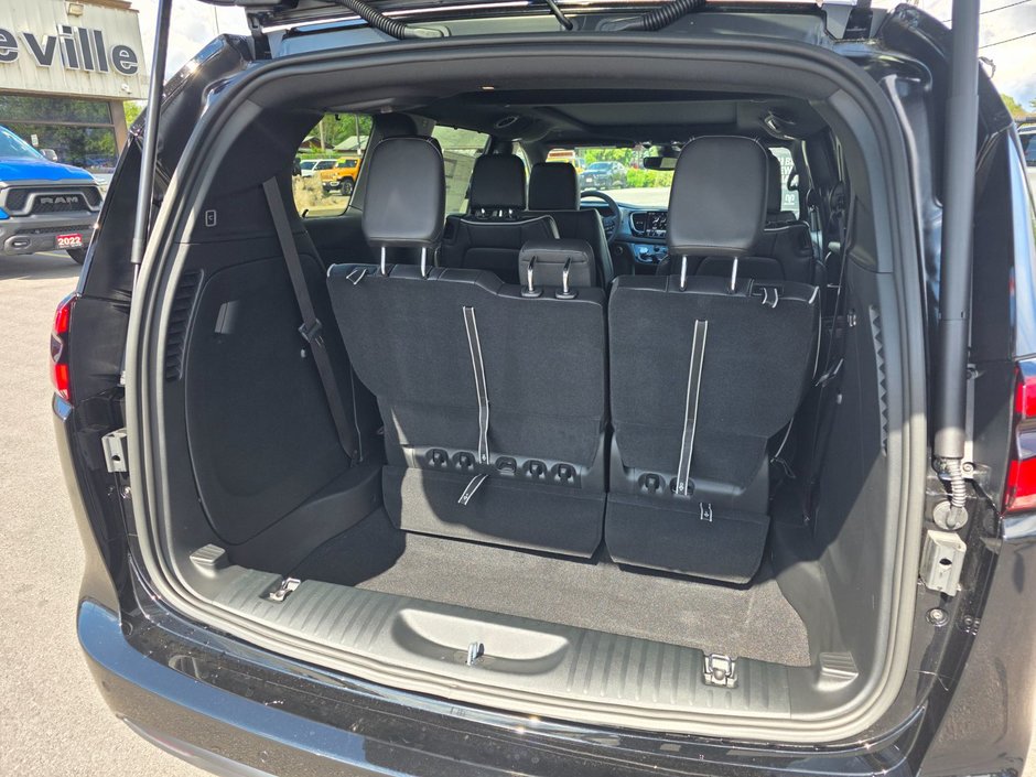 Chrysler Pacifica LIMITED AWD 2025