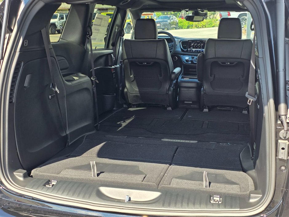 Chrysler Pacifica LIMITED AWD 2025